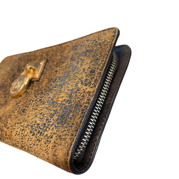 Michael Kors Hamilton Wallet Light Brown Distressed Leather Gold Logo Accent - Picture 5 of 9